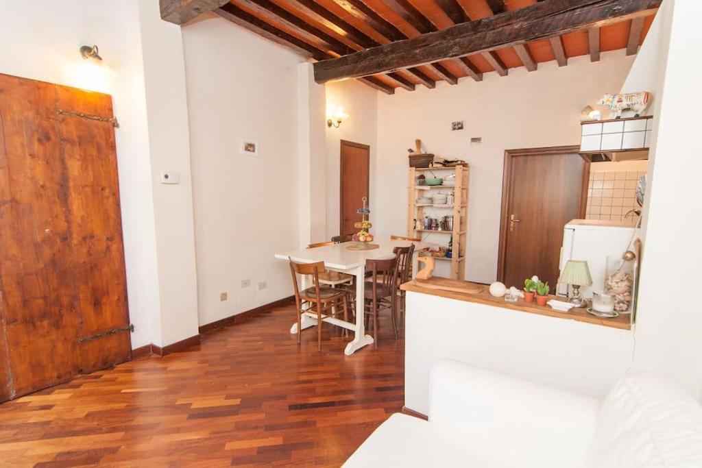 Romantic Apt In San Frediano Флоренция Екстериор снимка